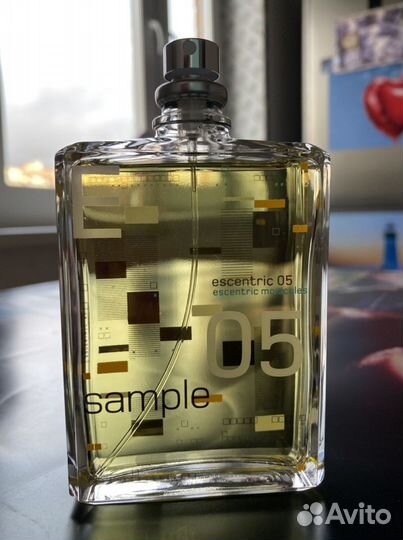 Escentric molecules 05