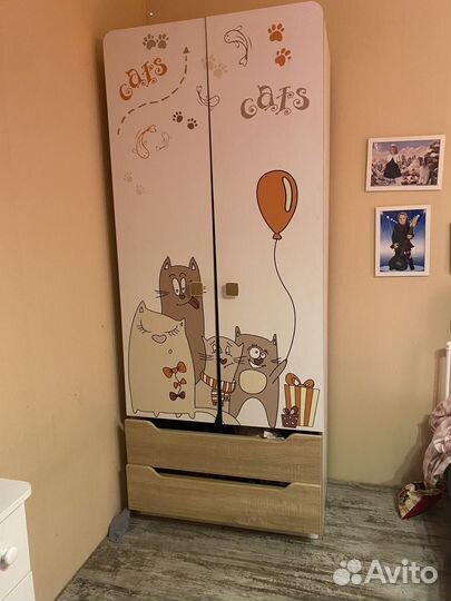 Кроватка,шкаф и камод в детскую комнату