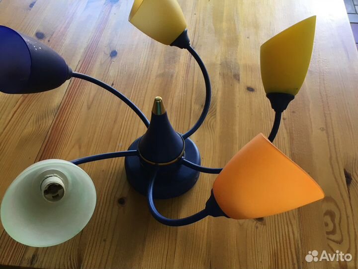 Люстра 5 рожковая в комнату подростков