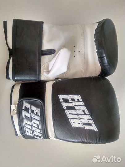 Боксерские перчатки