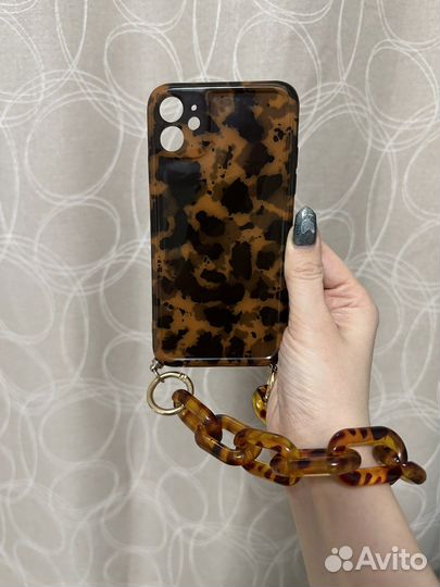 Чехлы на iPhone 11