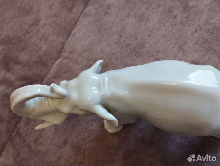 Фарфоровая статуэтка Слон белый фарфор лфз