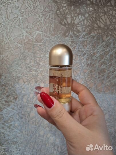 Парфюмерная вода Carolina Herrera 212 VIP Rose