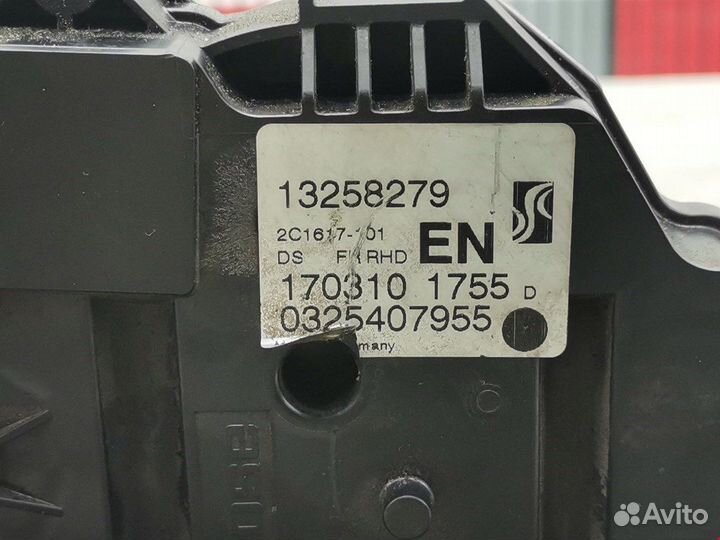Б/У Замок двери передней правой 13258279 opel