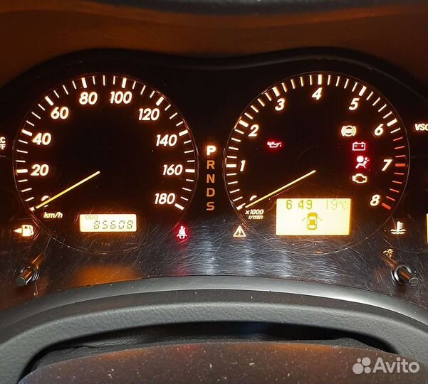 Кронштейн заднего бампера Avensis 2 левый