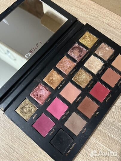 Палетка теней huda beauty оригинал