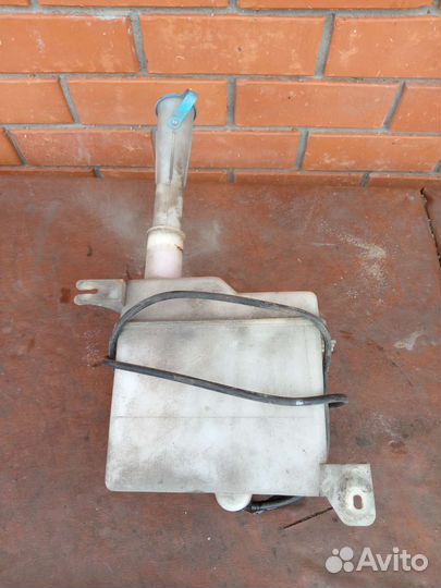 Бочок омывателя на даево леганза 2.0л