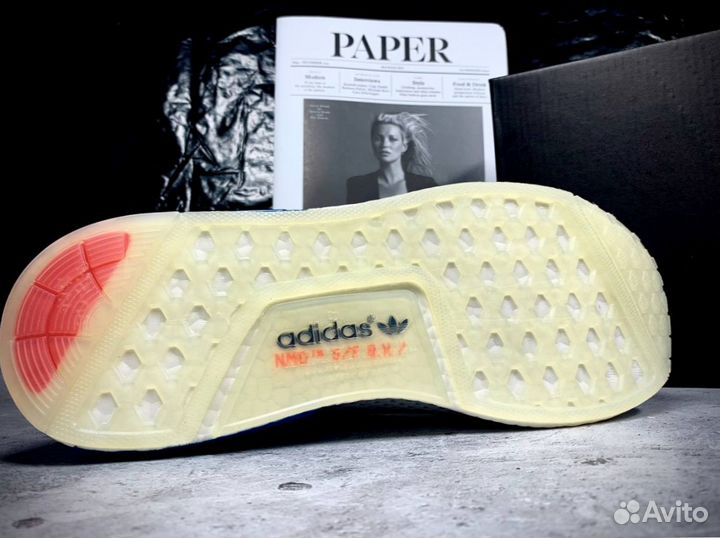 Кроссовки adidas boost белые