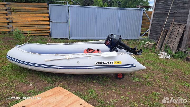 Надувная лодка с мотором