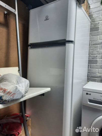 Холодильник indesit