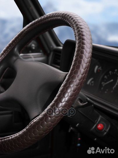 Оплетка на руль. искусственная кожа с тиснением