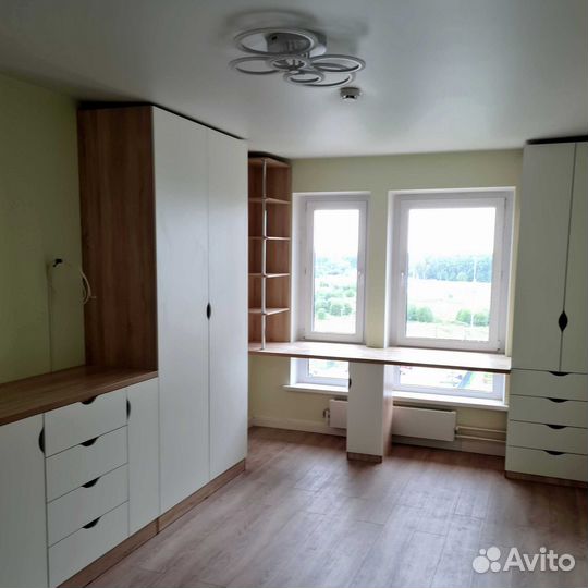 Рабочая зона у окна