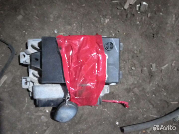 Электронный блок управления двигателем Renault Log