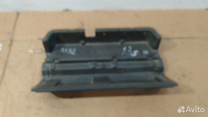 Крышка внутреннего вещевого ящика Man Tgl Tgs Tga