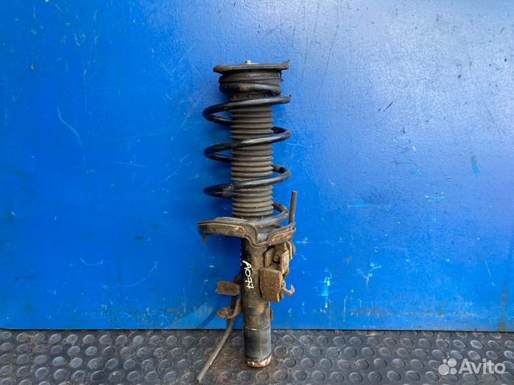 Амортизатор передний левый Ford Focus 3 хэтчбек