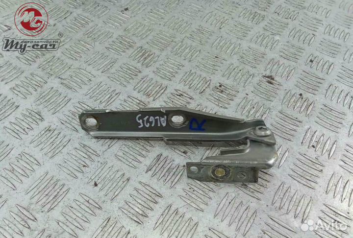 Петля капота правая audi a6 allroad quattro c5 (2000-2006) 2.5 4b0823302d