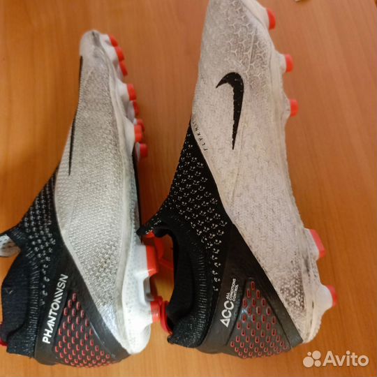 Футбольные бутсы