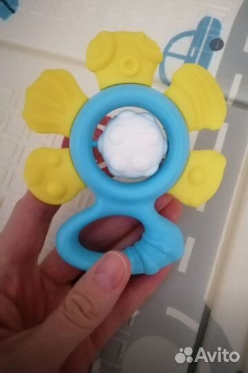 Развивающие игрушки для малышей пакетом