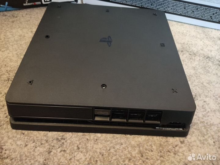 PS4 Slim 1Tb+2 джоя+MK 11,RDR 2, NHL и тд