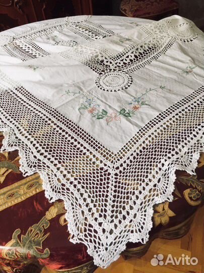 Скатерть вышитая старинная