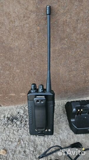 Радиостанция Yaesu FT-60R