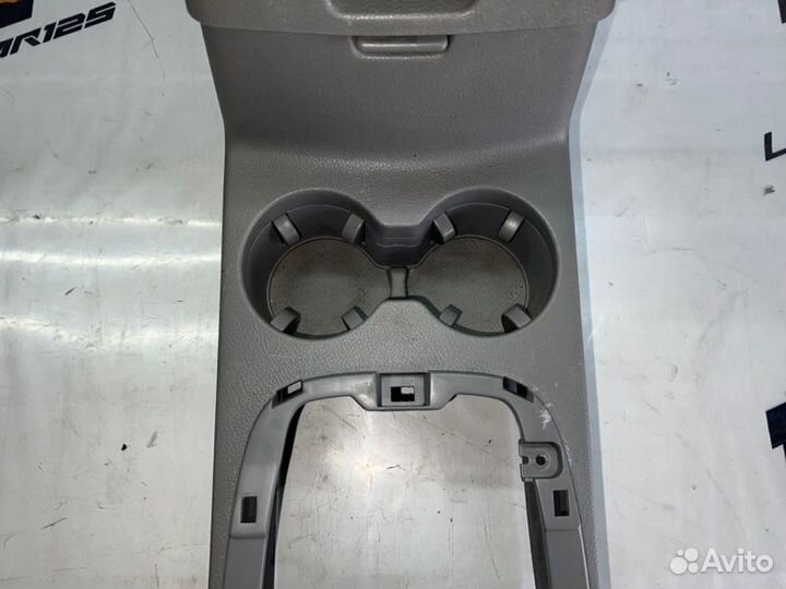 Подлокотник Hyundai Santa Fe D4EB 2006