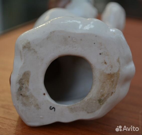 Фарфоровая статуэтка- пастушок