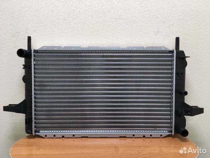 Радиатор Форд Сиерра