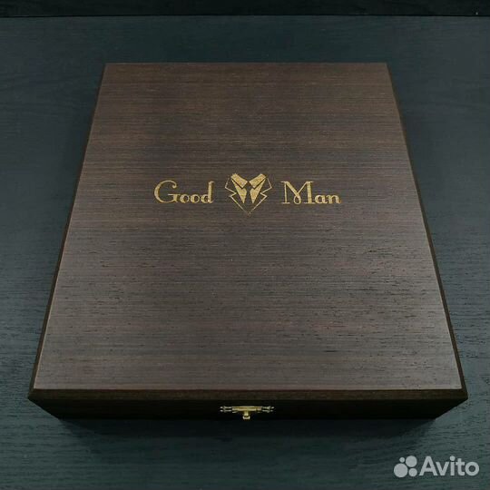 Подарочный набор. Золотая ручка + ежедневник