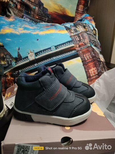 Новые демисезонные ботинки 23,24,25,26 размер