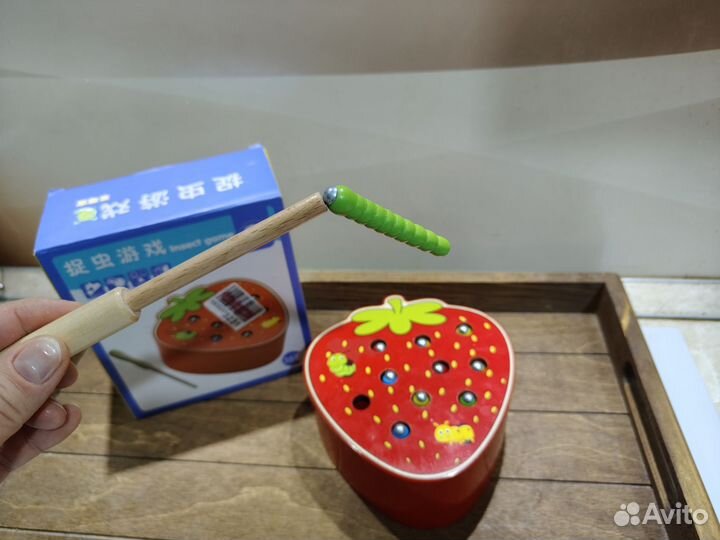 Развивающая игра для детей, червячки с клубничкой