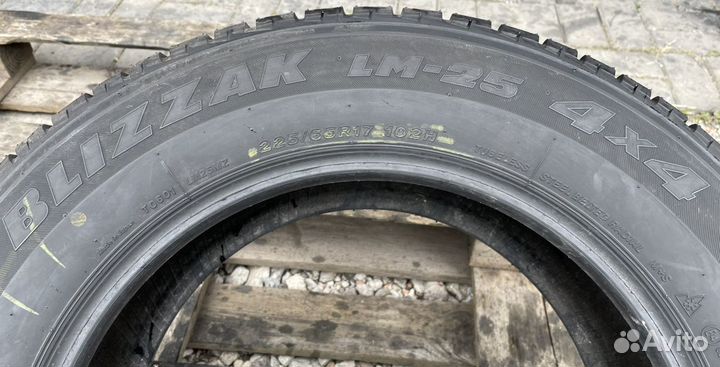 Bridgestone Blizzak LM-25 4x4 225/65 R17