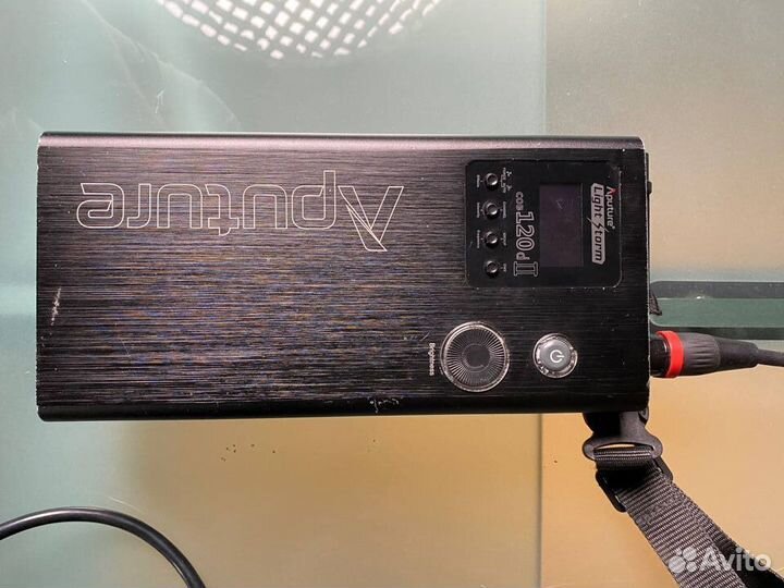 Осветитель Aputure LS C120d II (V-mount)