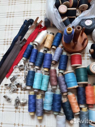 Нитки швейные,мулине,шпульки и пр