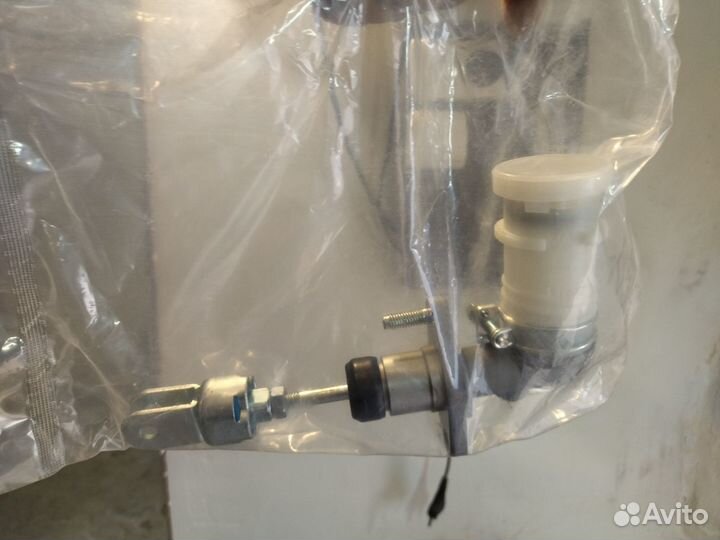 Датчик ABS. Цилиндр сцепления главный на сузуки