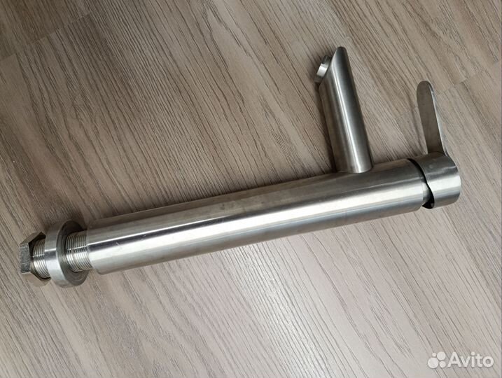 Кран для ванной