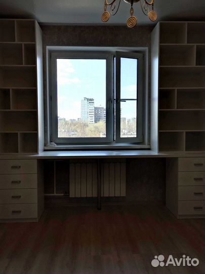 Рабочая зона у окна