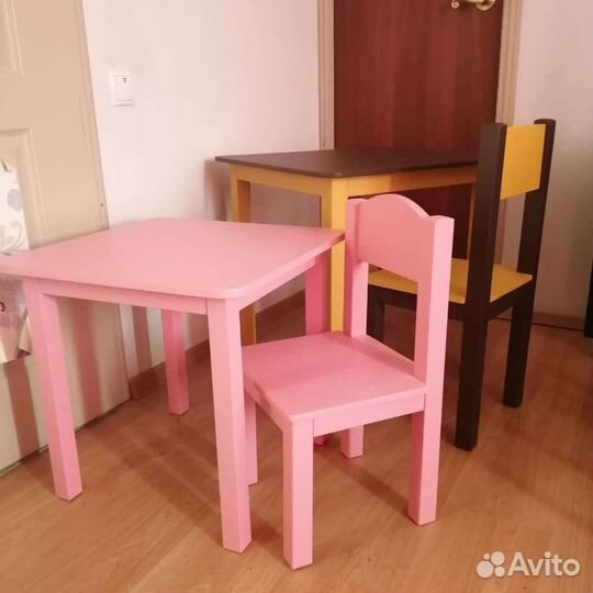 Столик из натурального дерева