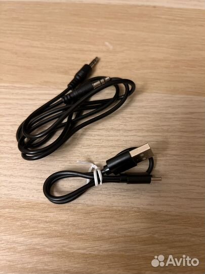 Беспроводные наушники охватывающие/накладные