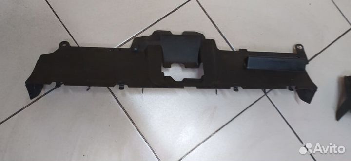 Кожух замка капота для Ford Focus 1