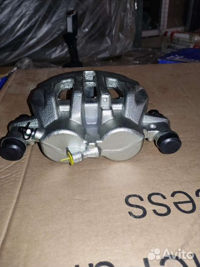 Суппорт передний на мерседес 447