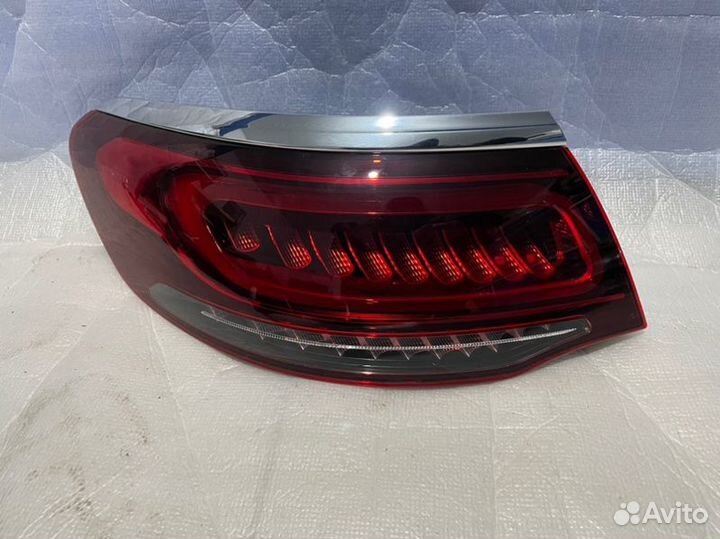 Фонарь задний левый Mercedes-Benz Glc W253