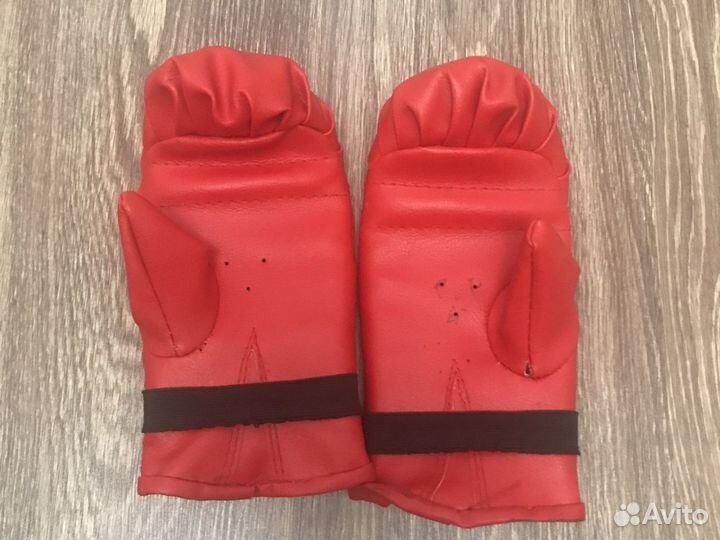Боксерские перчатки