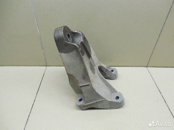 Кронштейн двигателя правый Transit 2014