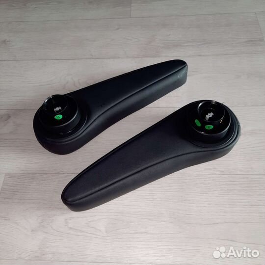 Подлокотник кожа 2шт, идеальное состояние