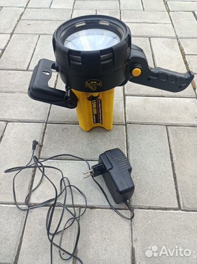 Фонарь прожектор аккумуляторный