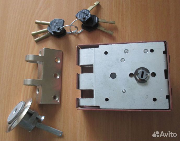 Замок накладной