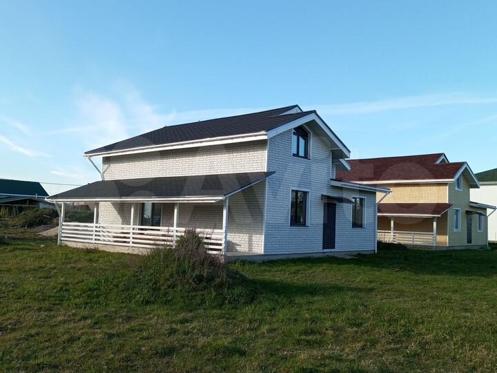 Коттедж 209 м² на участке 9 сот.