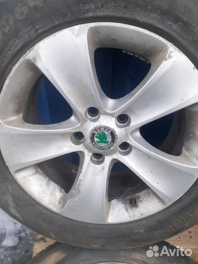 1 в наличии диски на а\м Skoda Yeti под ремонт
