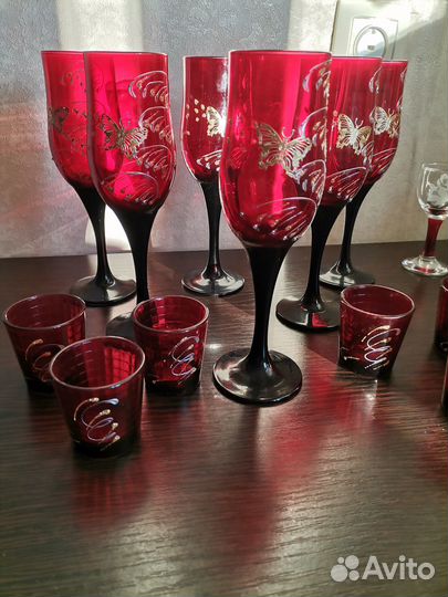 Набор фужеров и рюмок